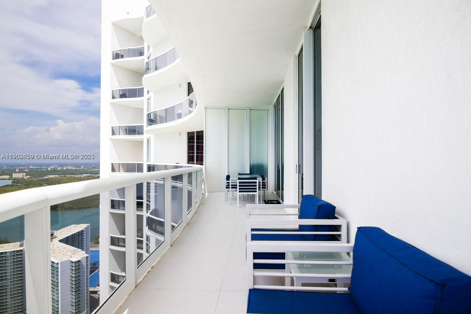 15901 Collins Ave 4002