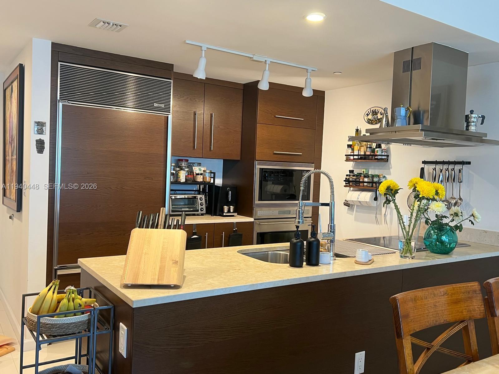 ICON BRICKELL NO TWO - Residential