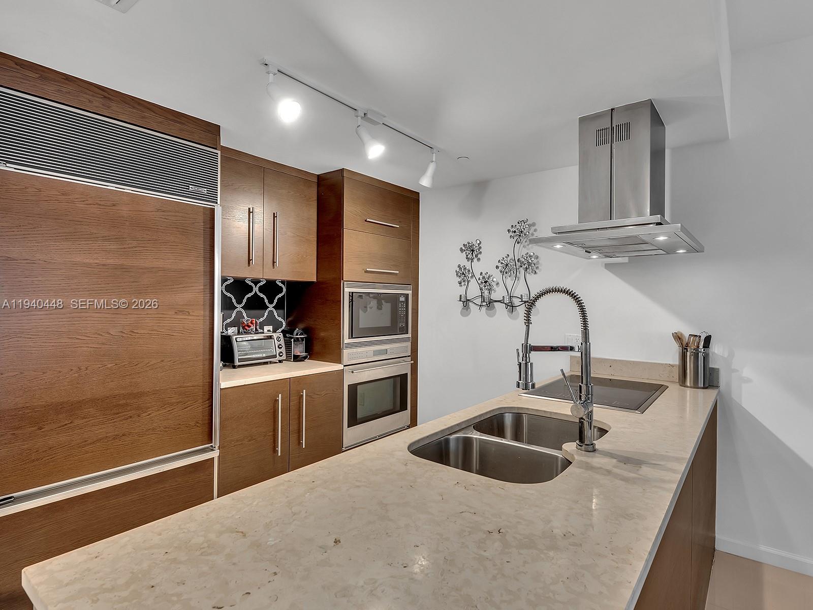 ICON BRICKELL NO TWO - Residential