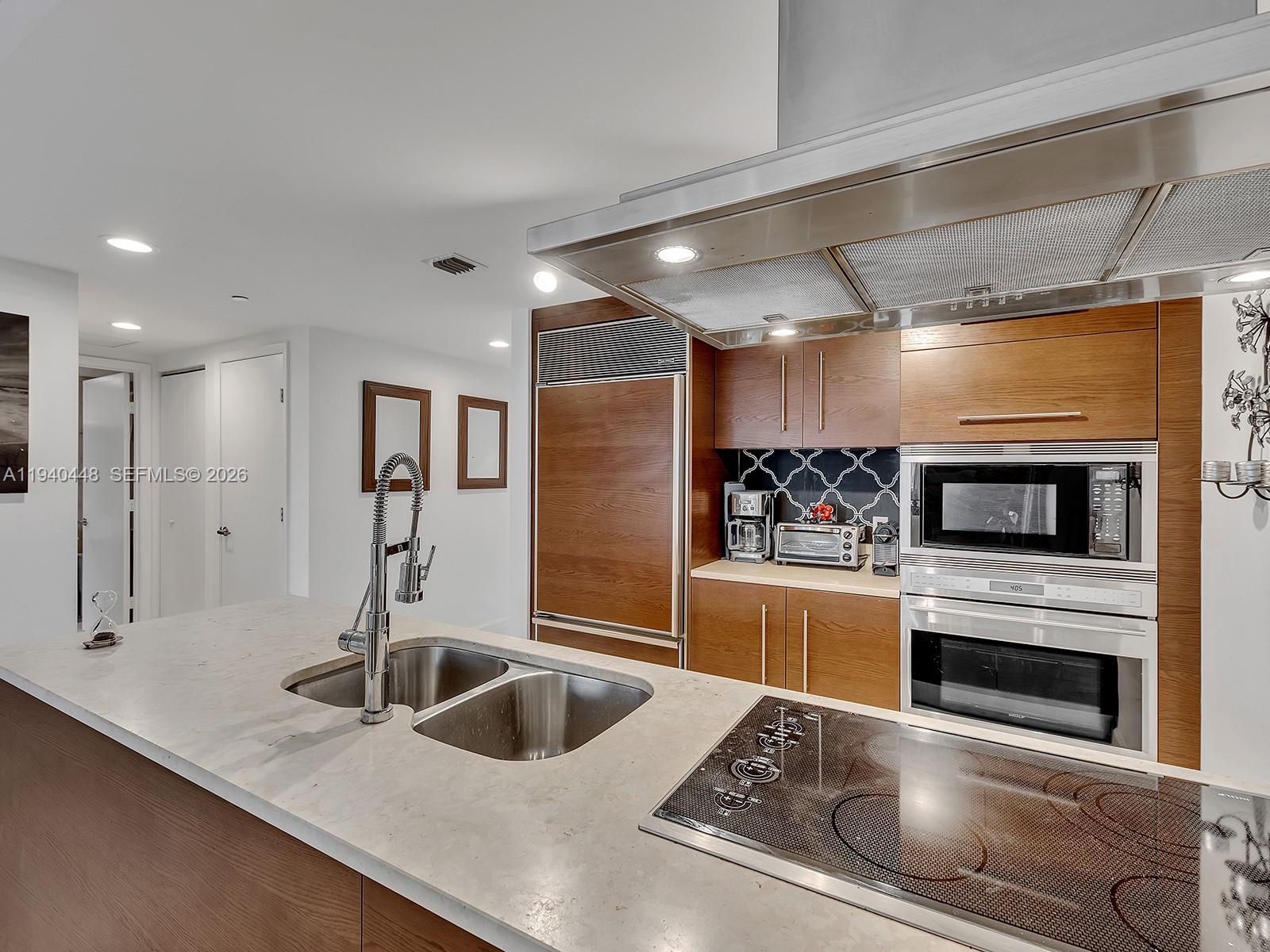 ICON BRICKELL NO TWO - Residential