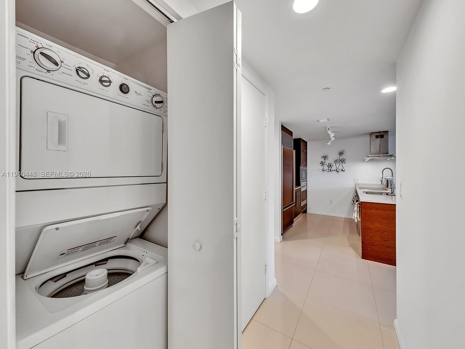 ICON BRICKELL NO TWO - Residential