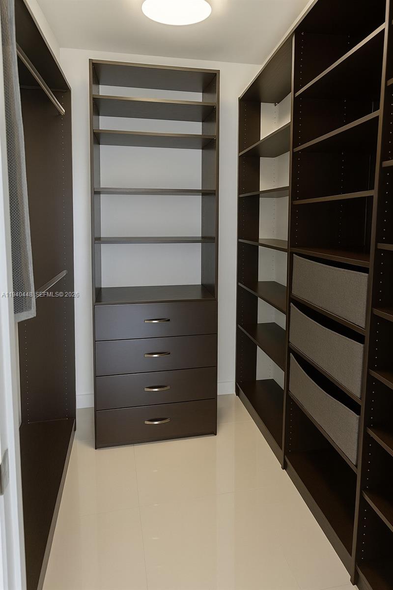 ICON BRICKELL NO TWO - Residential