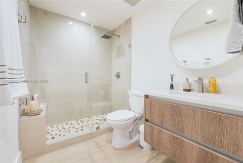 Tiny photo for 120 Salamanca Ave #2A, Coral Gables, FL 33134 (MLS # A12005757)