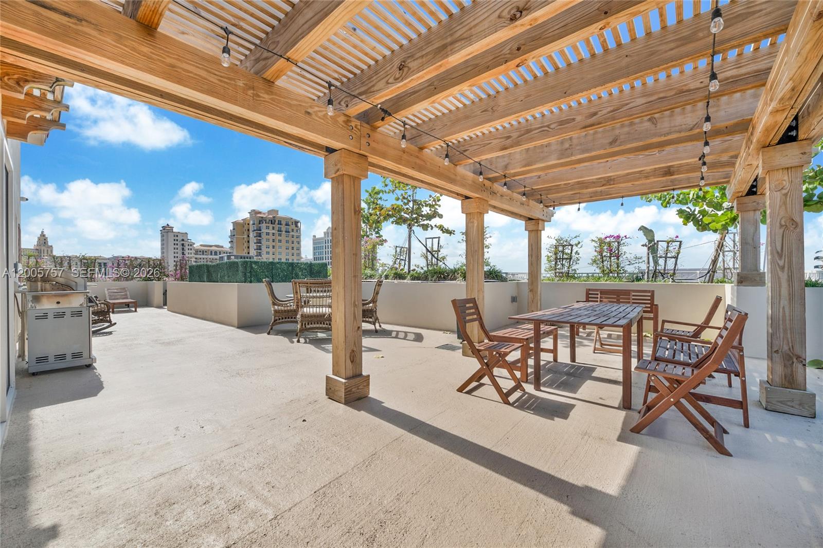 VILLAS AT SALAMANCA CONDO - Residential