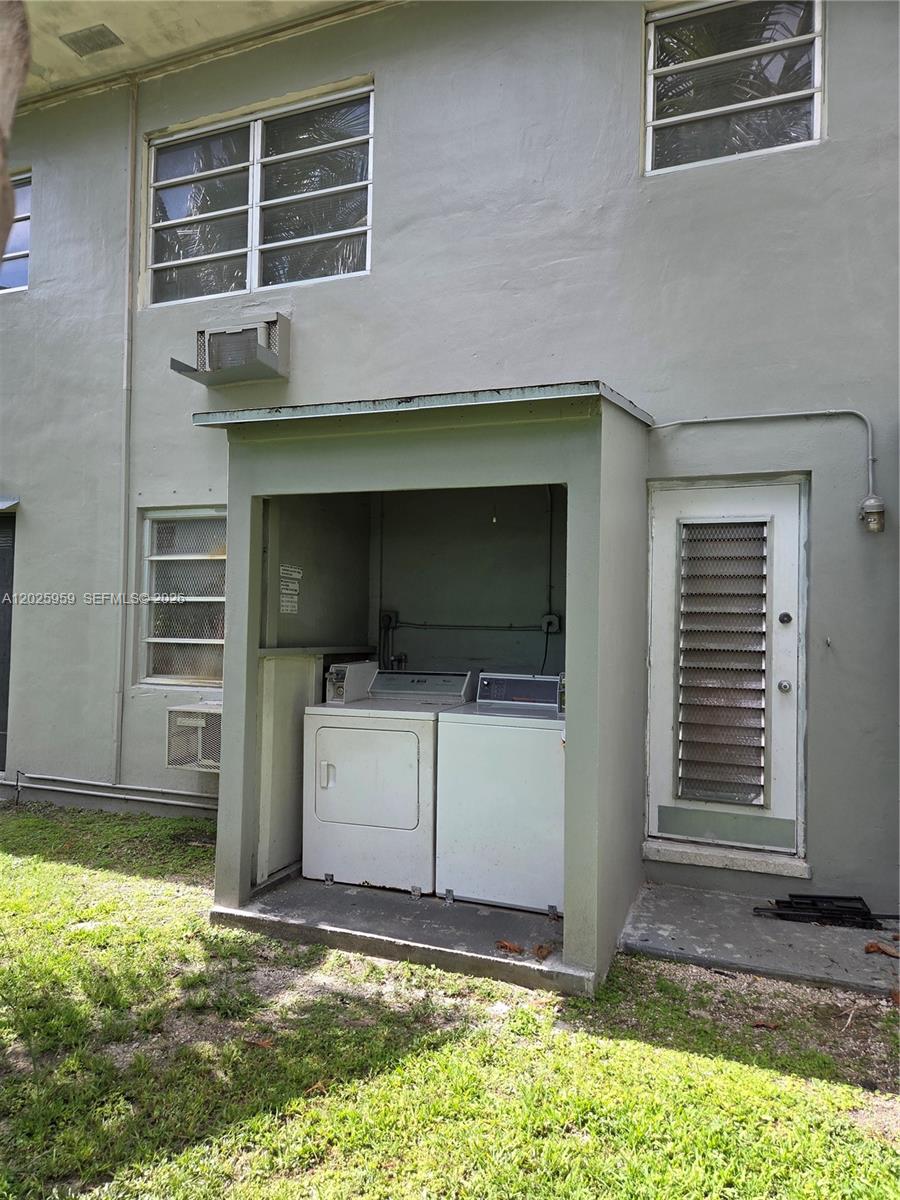 View photos, virtual tours, details... 511 NE 82nd Ter