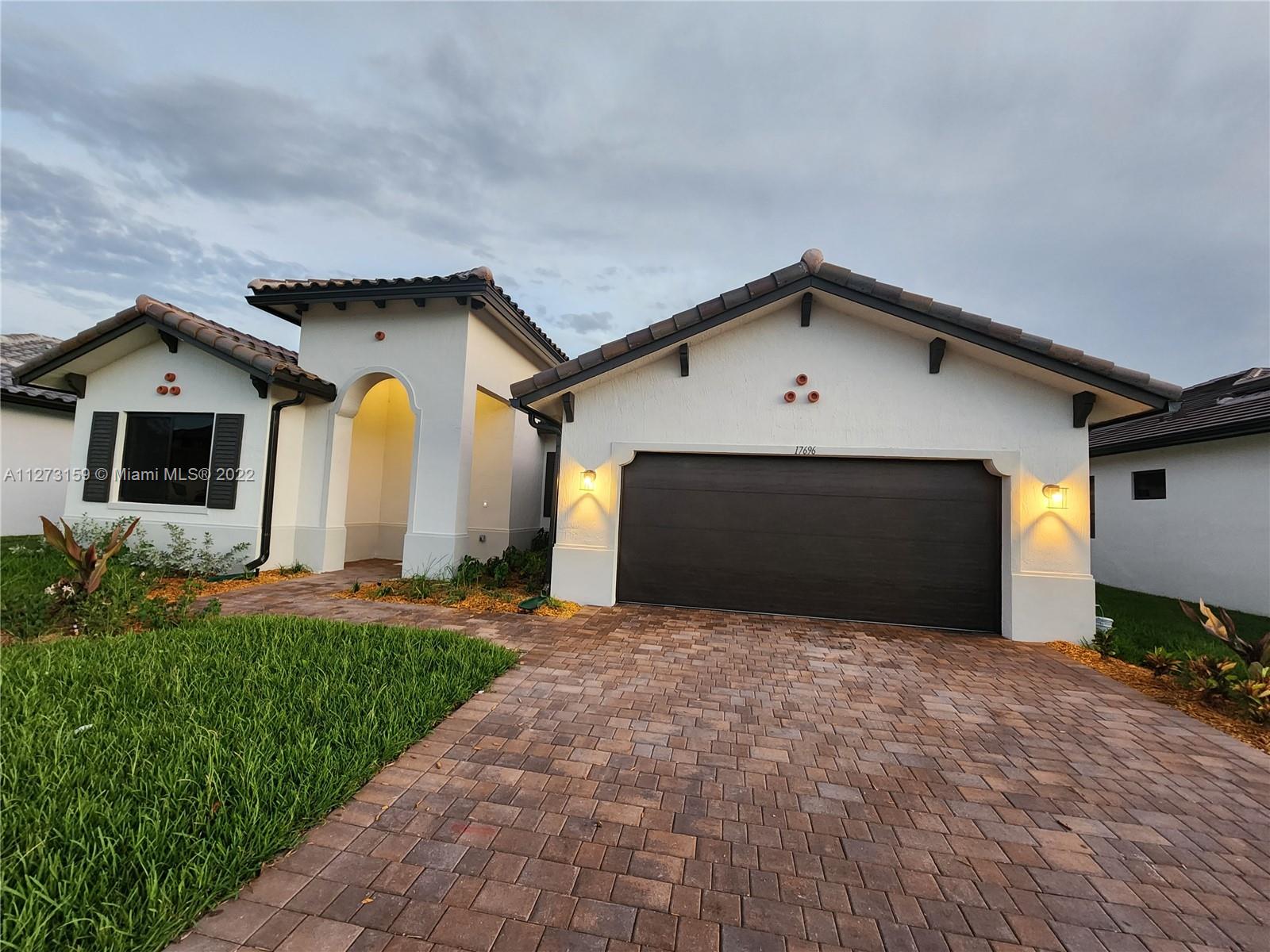 TUSCAN ISLES - Residential