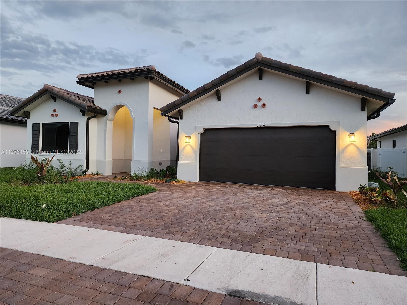 TUSCAN ISLES - Residential