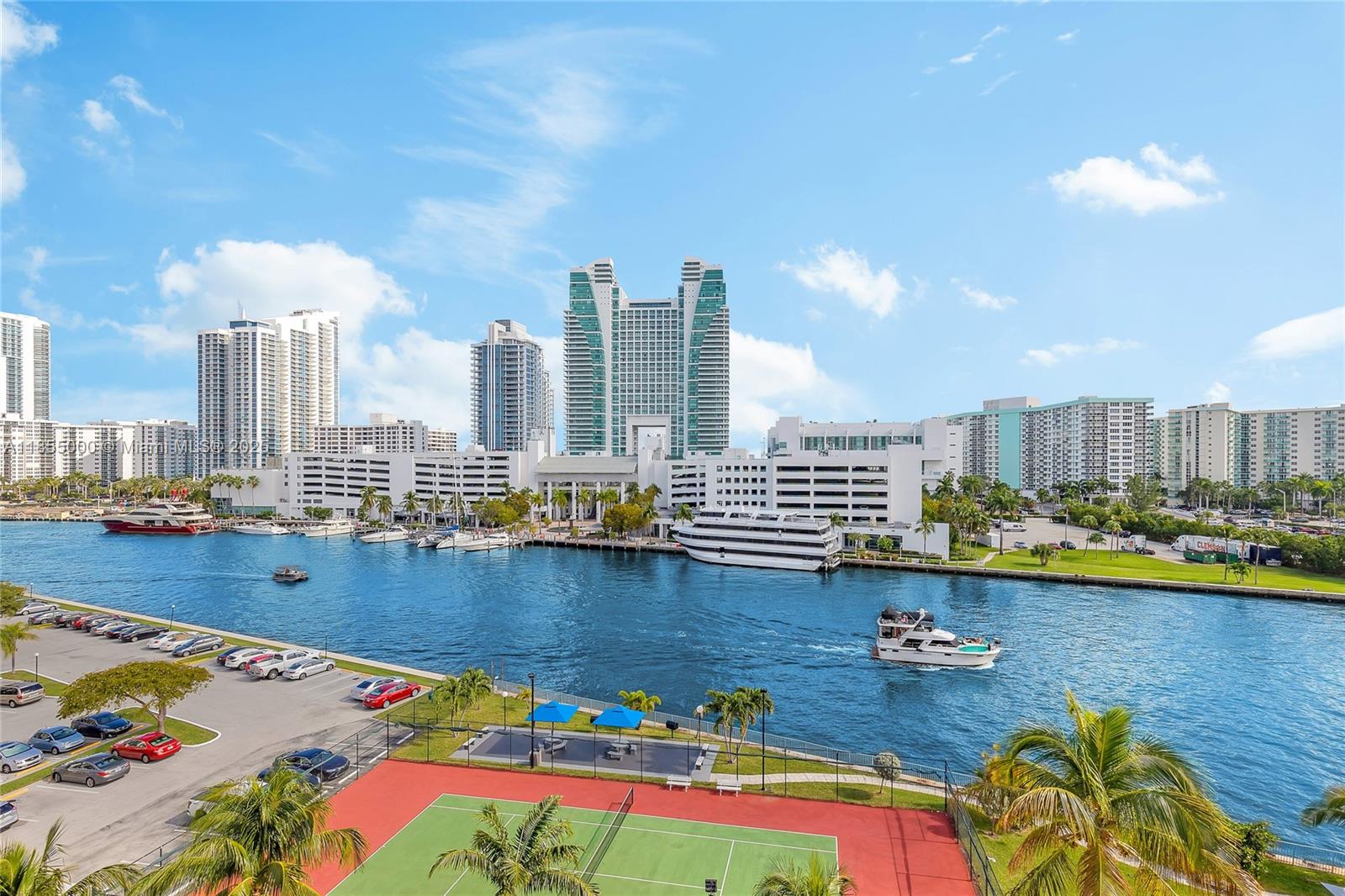 200 LESLIE CONDO - Residential Lease