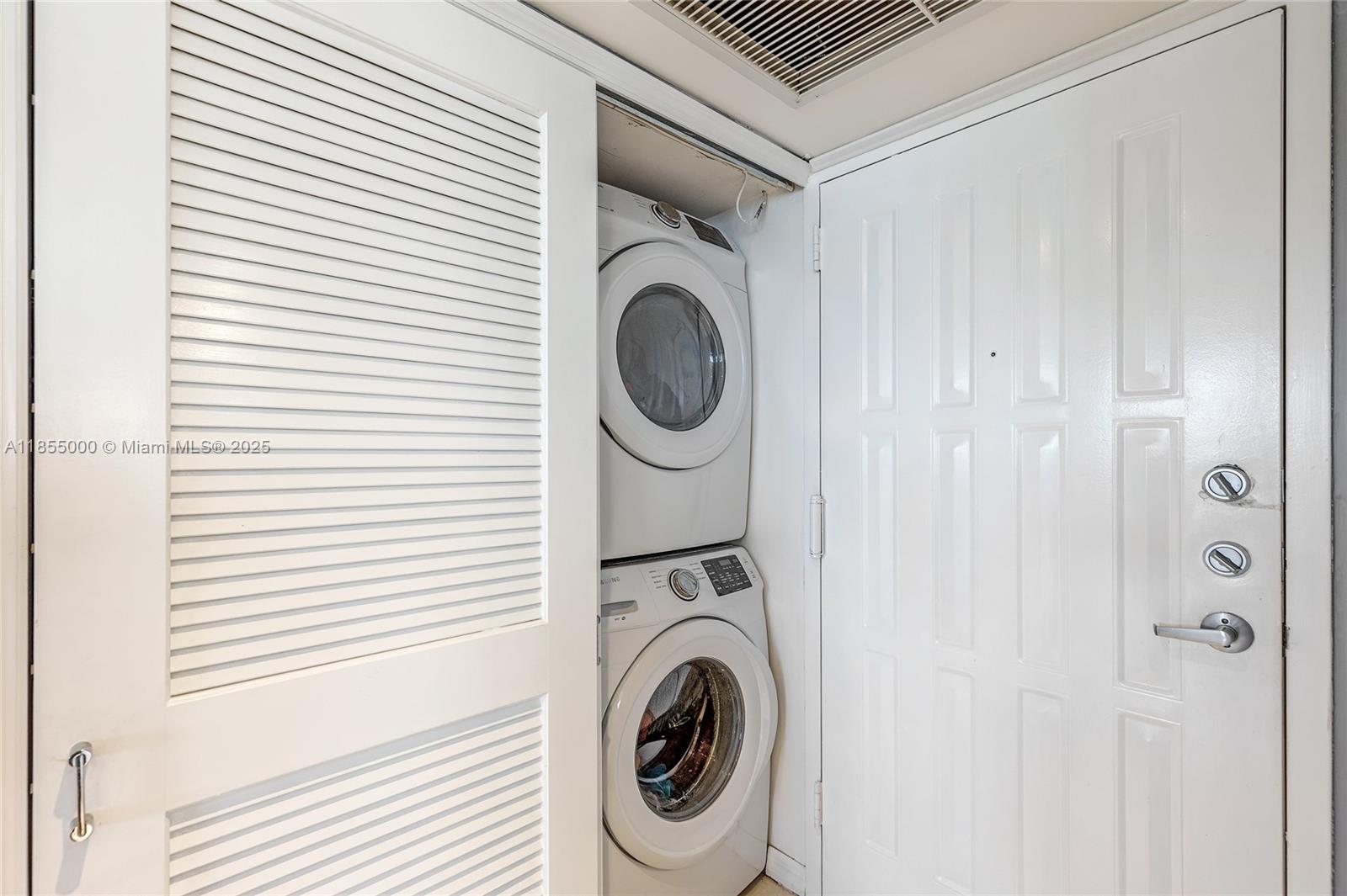 200 LESLIE CONDO - Residential Lease