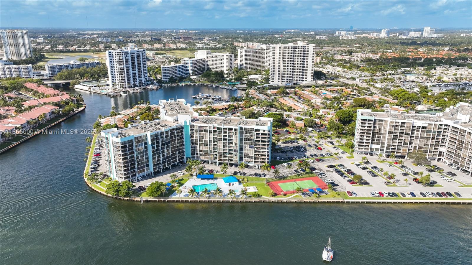 200 LESLIE CONDO - Residential Lease