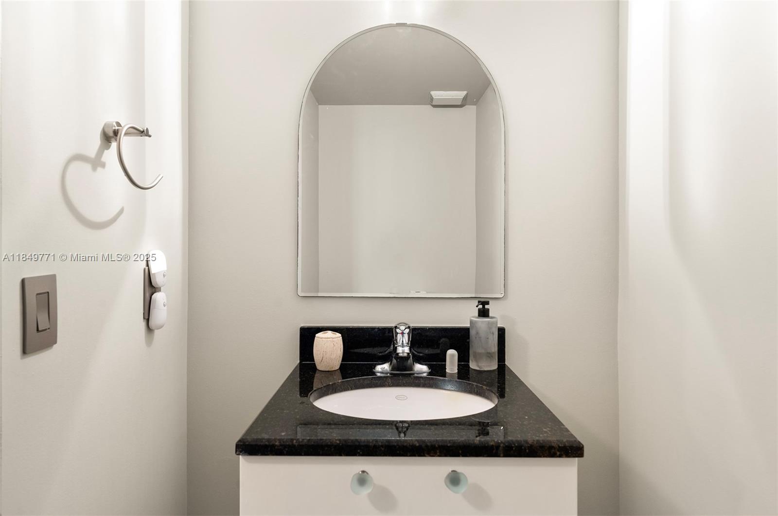 LOFTS AT MAYFAIR CONDO - Residential