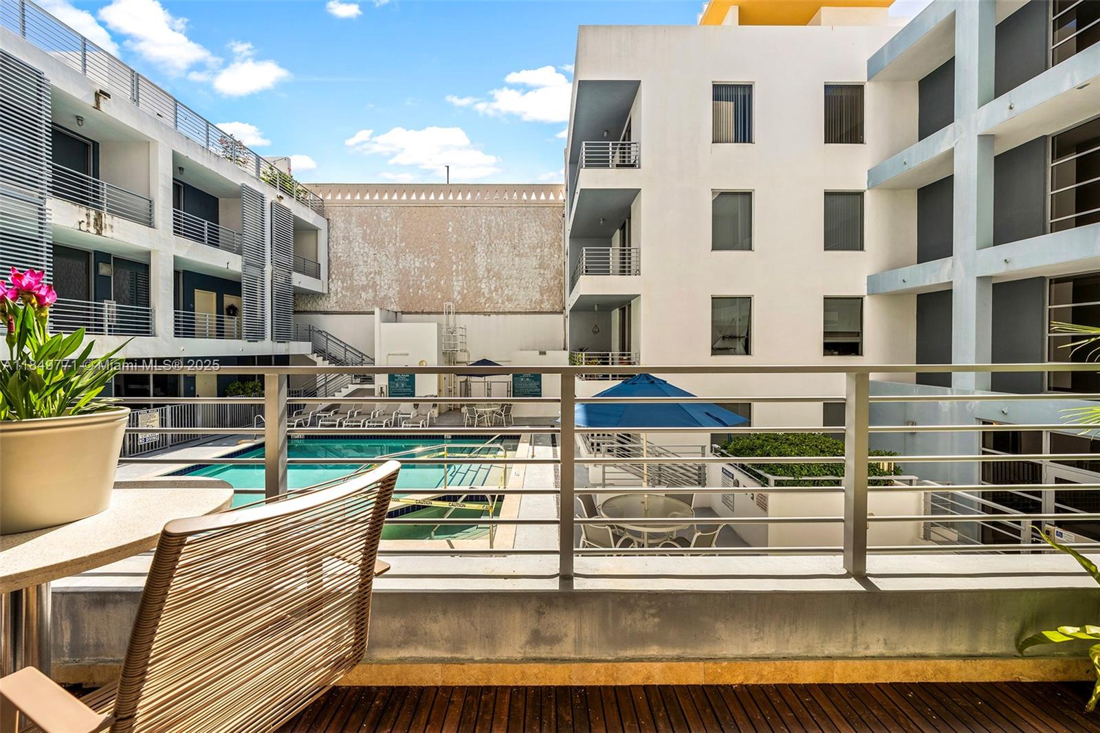 LOFTS AT MAYFAIR CONDO - Residential