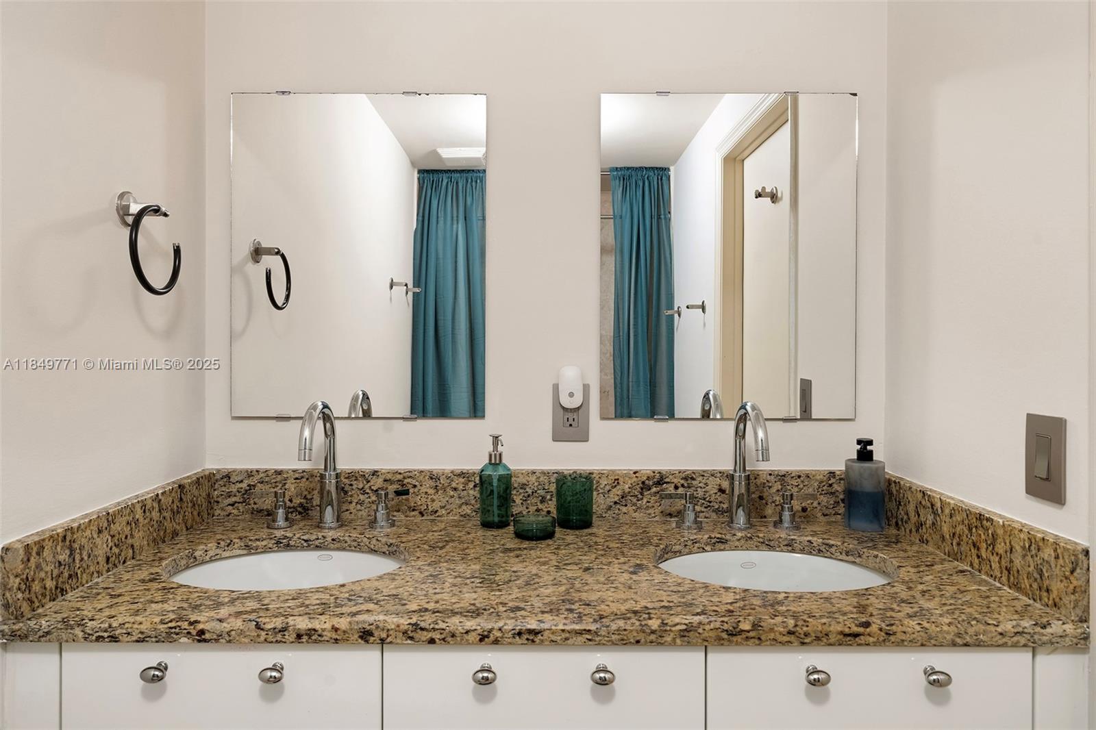 LOFTS AT MAYFAIR CONDO - Residential