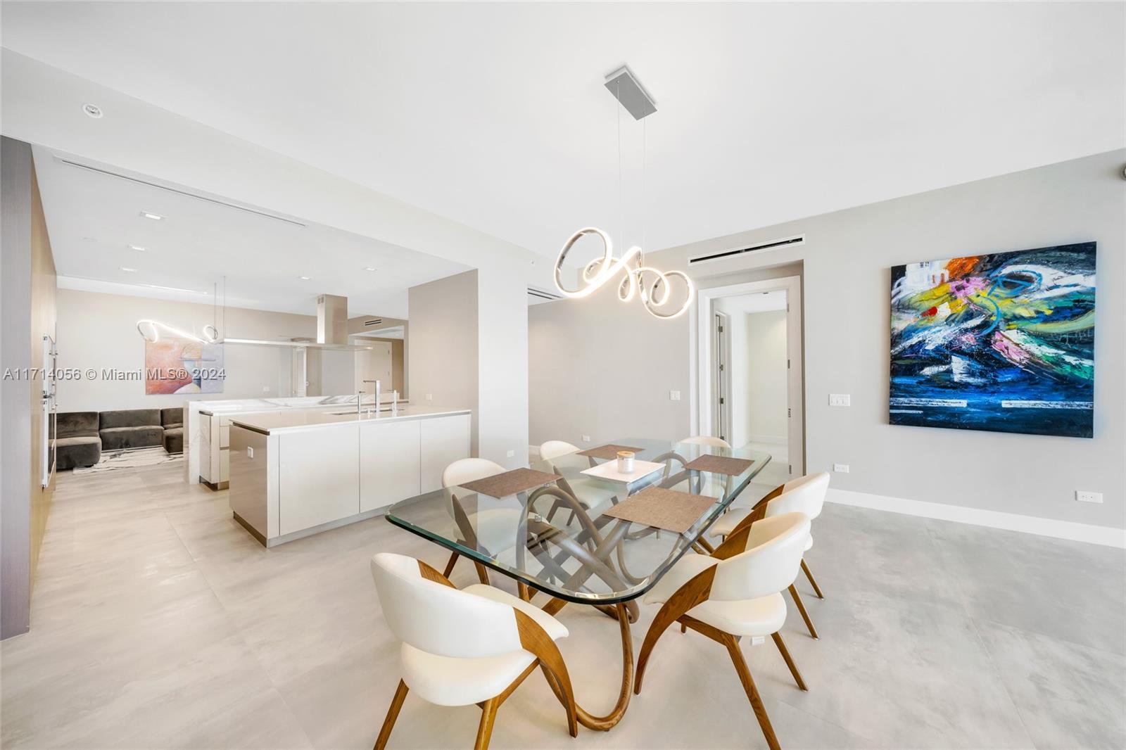 TURNBERRY OCEAN CLUB - Residential