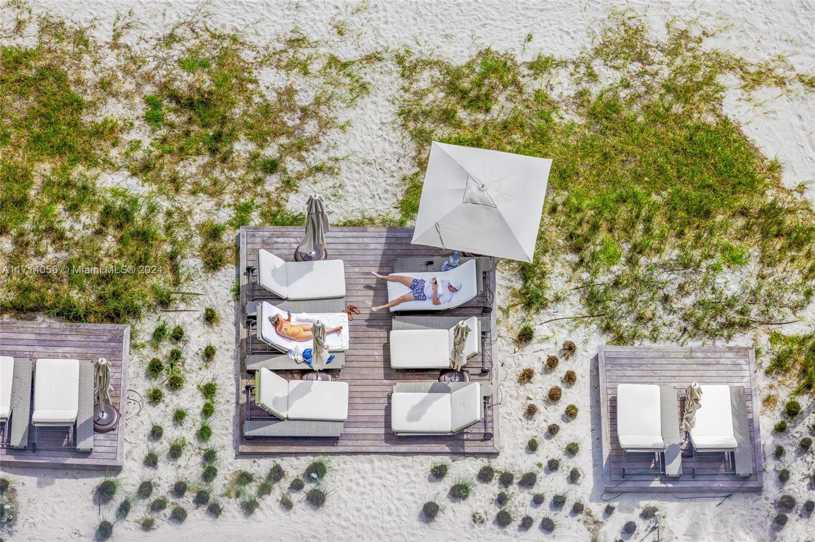 TURNBERRY OCEAN CLUB - Residential