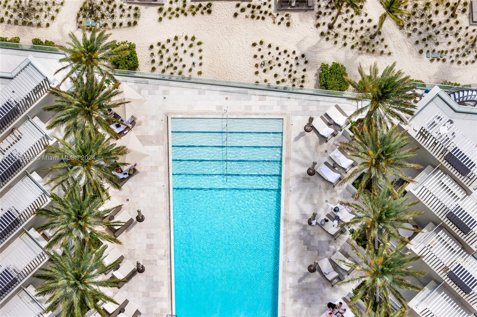 TURNBERRY OCEAN CLUB - Residential