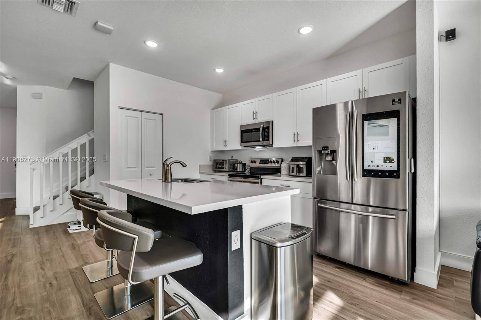 S ALLAPATTAH GARDENS - Residential Lease