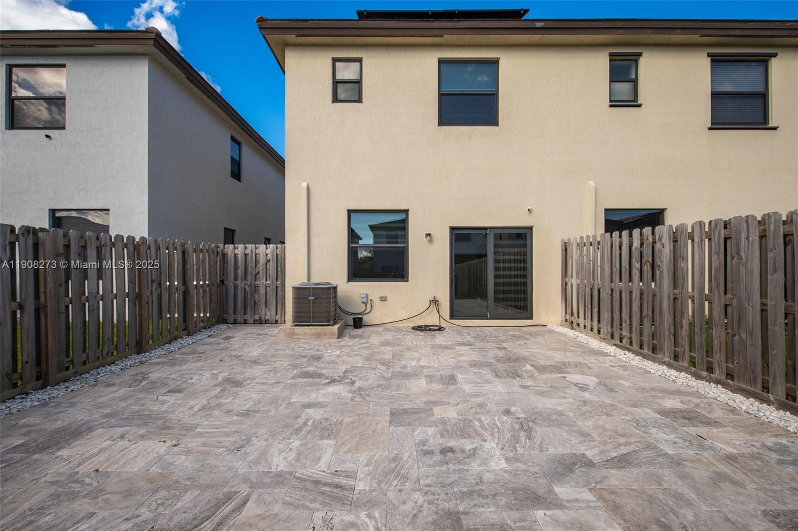 S ALLAPATTAH GARDENS - Residential Lease