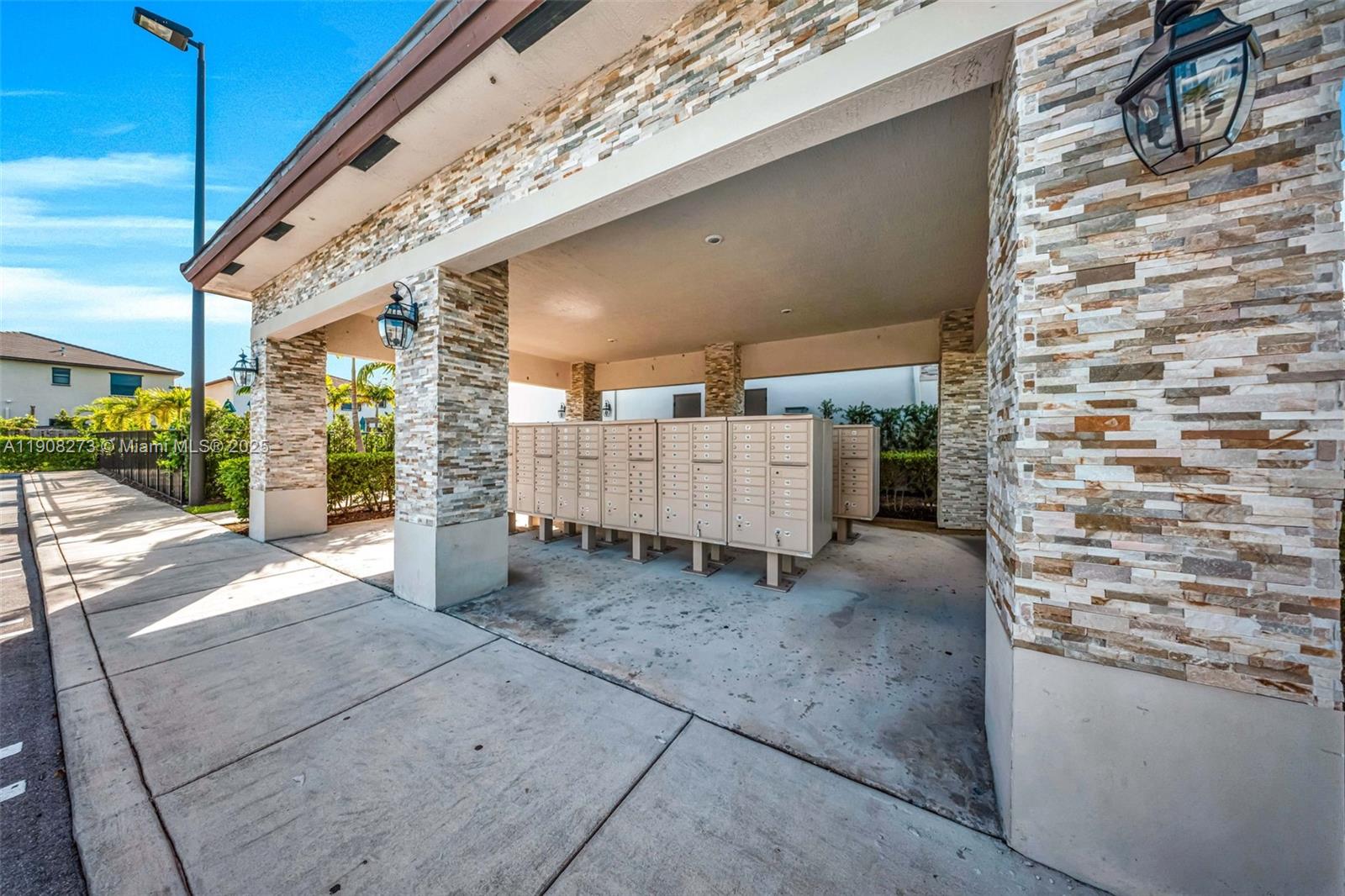 S ALLAPATTAH GARDENS - Residential Lease