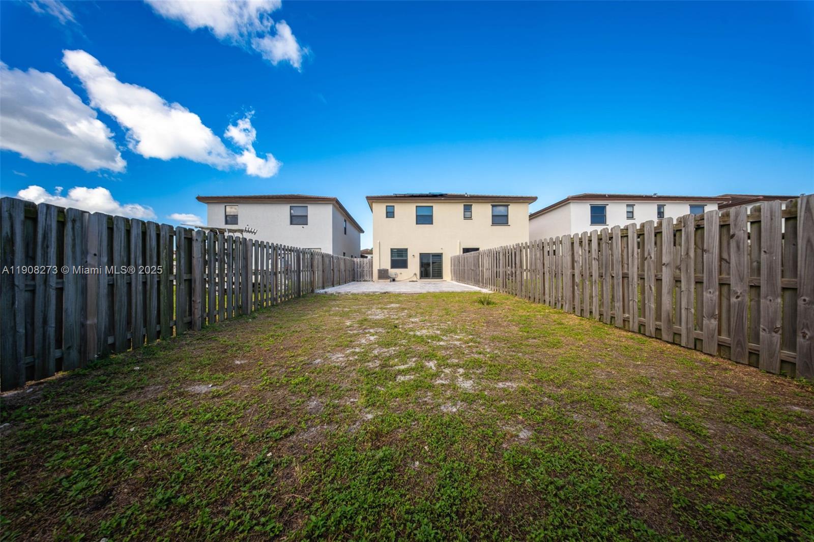 S ALLAPATTAH GARDENS - Residential Lease