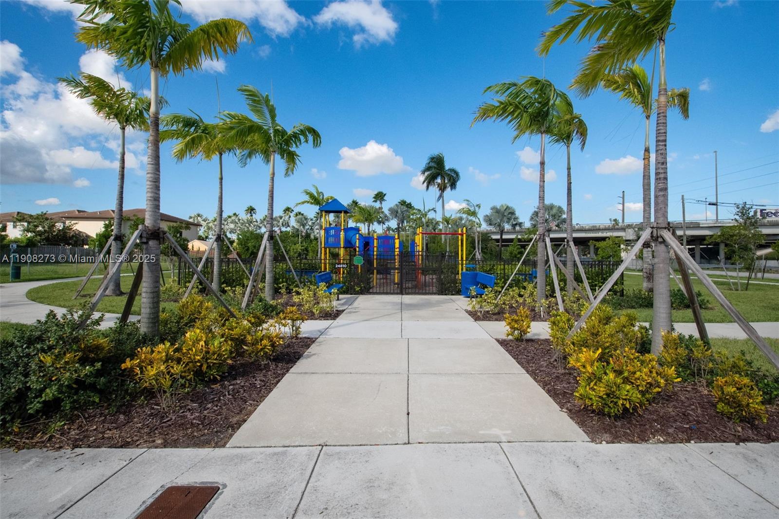 S ALLAPATTAH GARDENS - Residential Lease