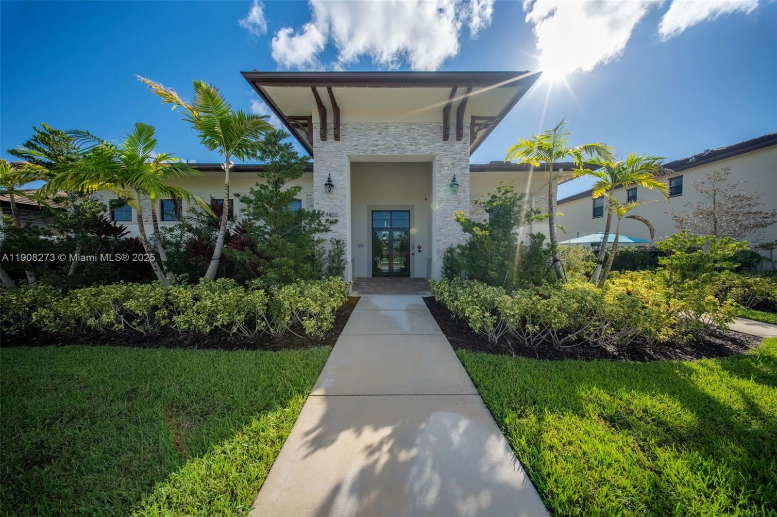 S ALLAPATTAH GARDENS - Residential Lease