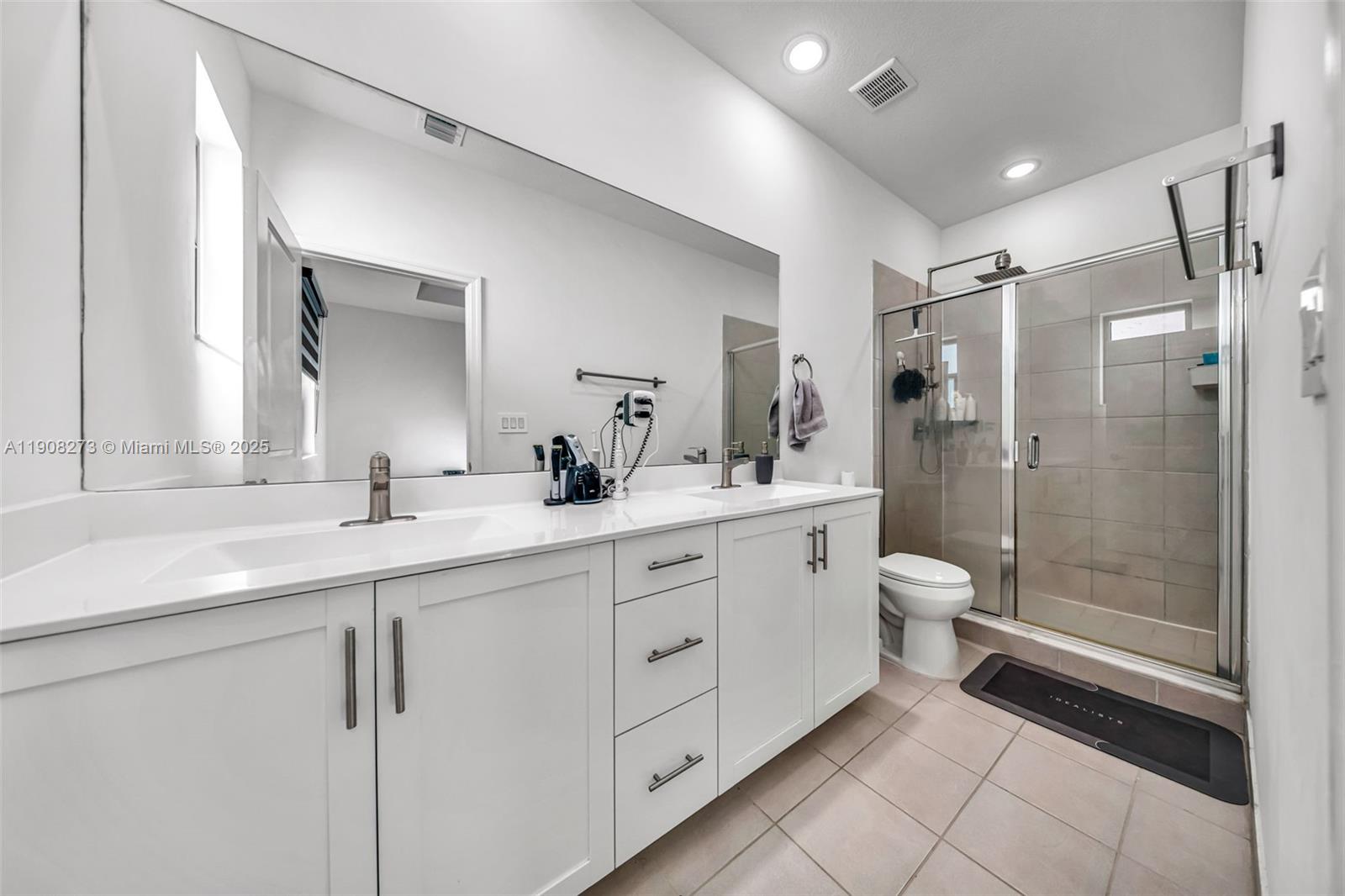 S ALLAPATTAH GARDENS - Residential Lease