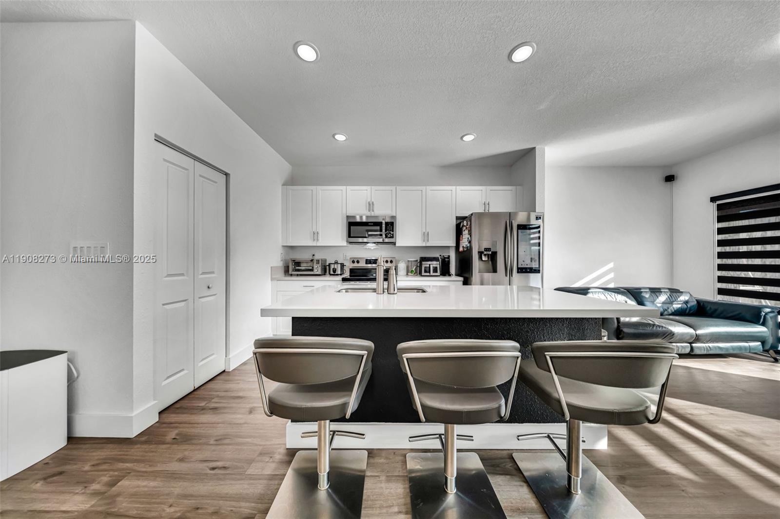 S ALLAPATTAH GARDENS - Residential Lease