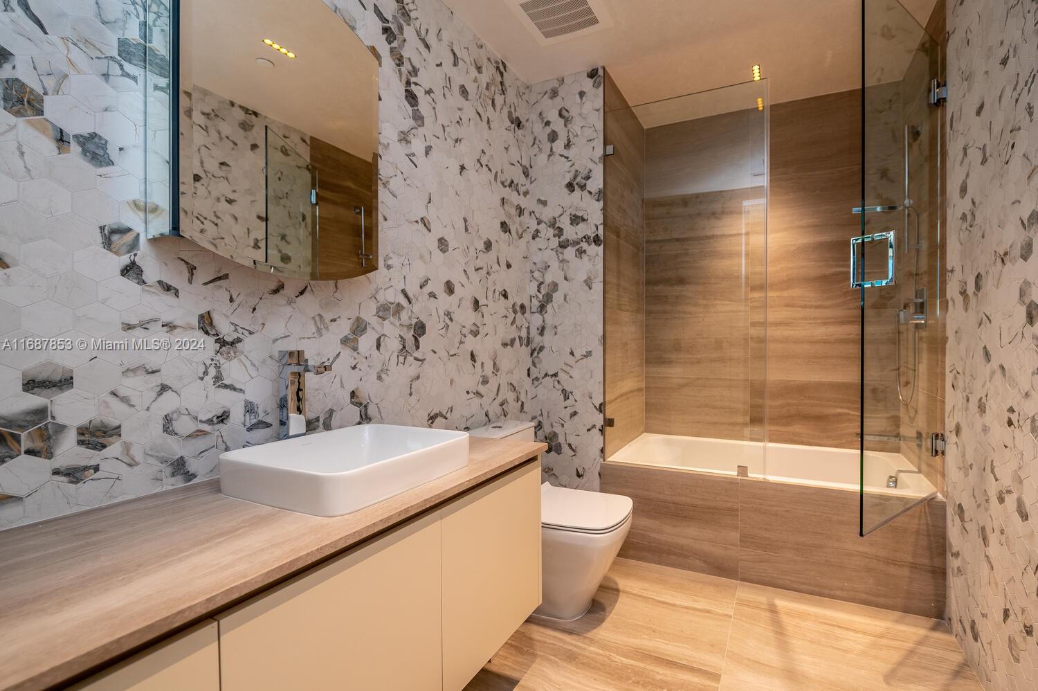 57 OCEAN - Residential