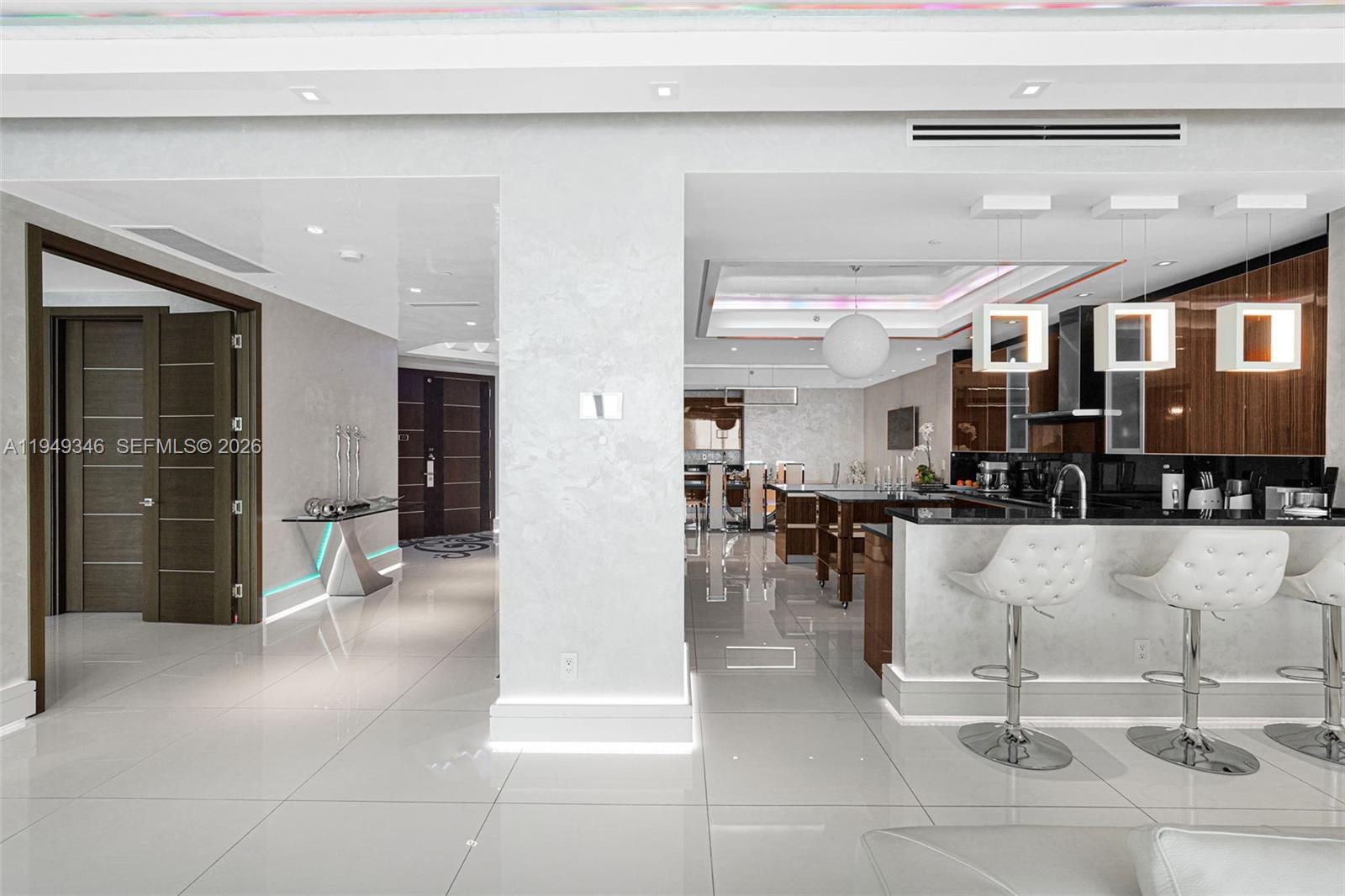 TRUMP HOLLYWOOD - Residential