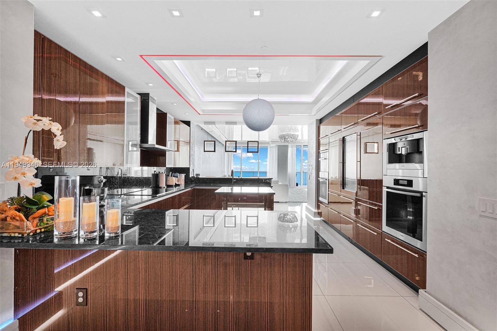 TRUMP HOLLYWOOD - Residential