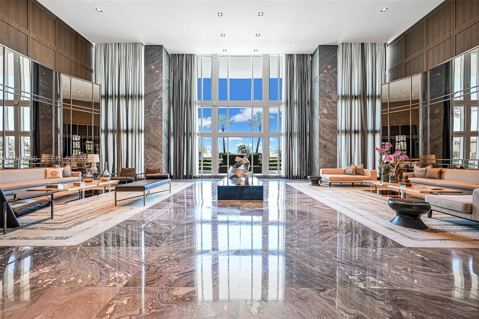 TRUMP HOLLYWOOD - Residential