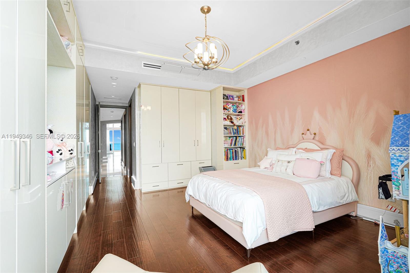 TRUMP HOLLYWOOD - Residential