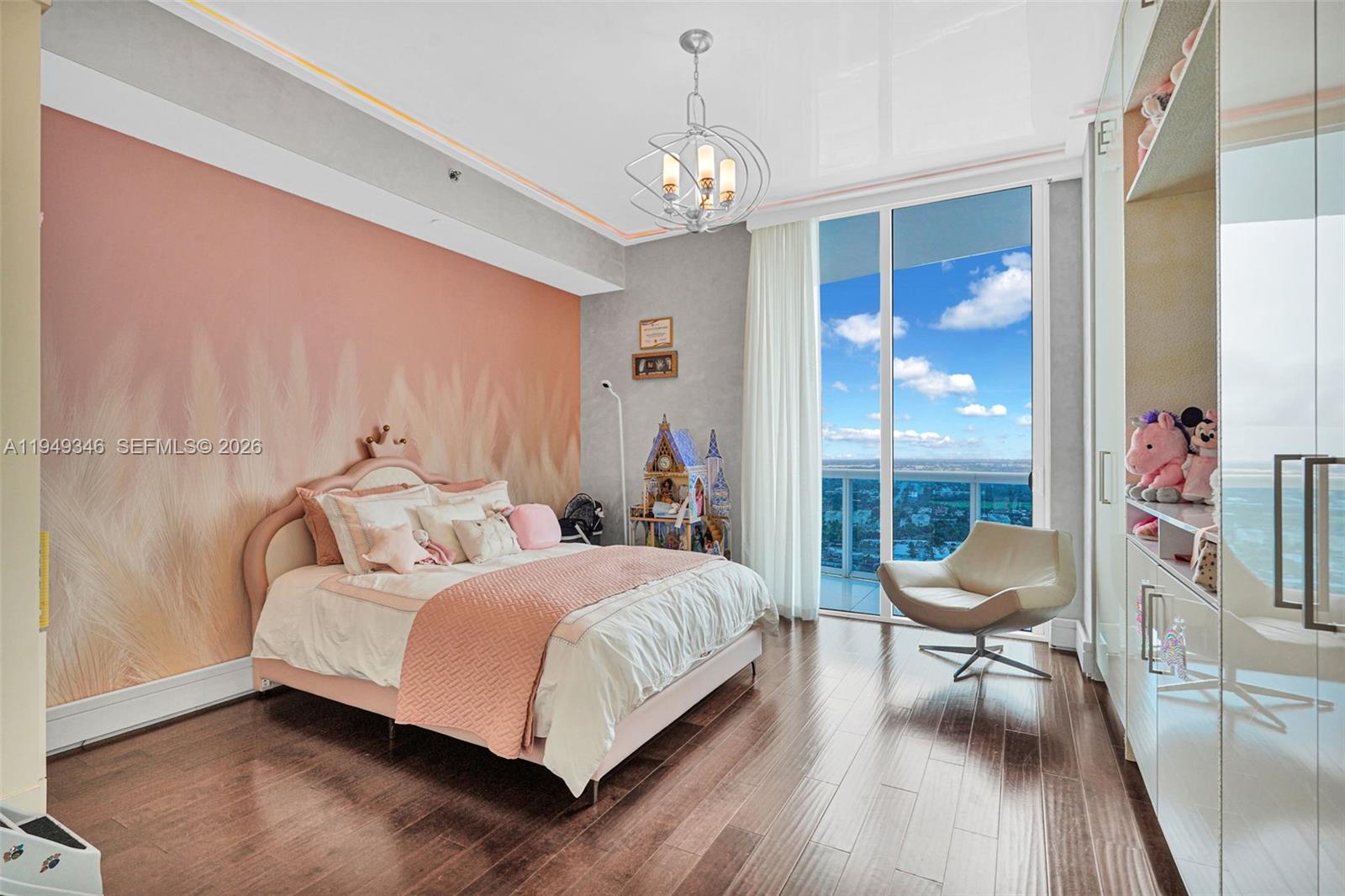 TRUMP HOLLYWOOD - Residential