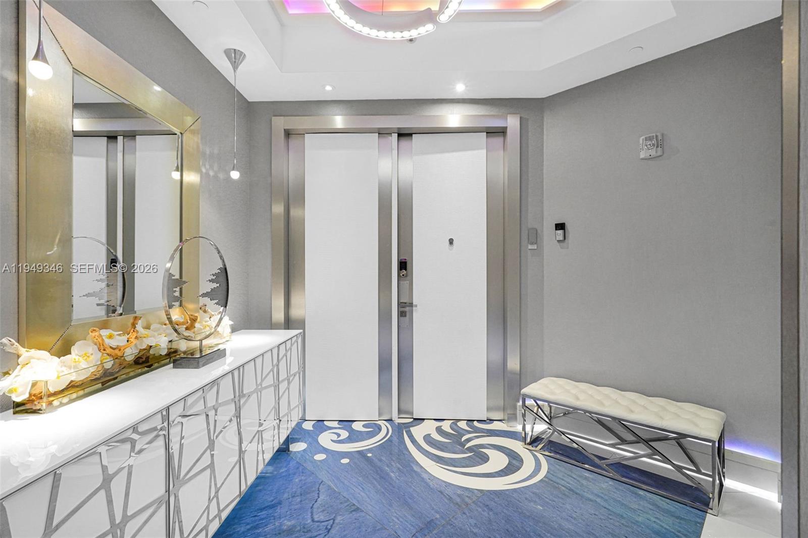 TRUMP HOLLYWOOD - Residential