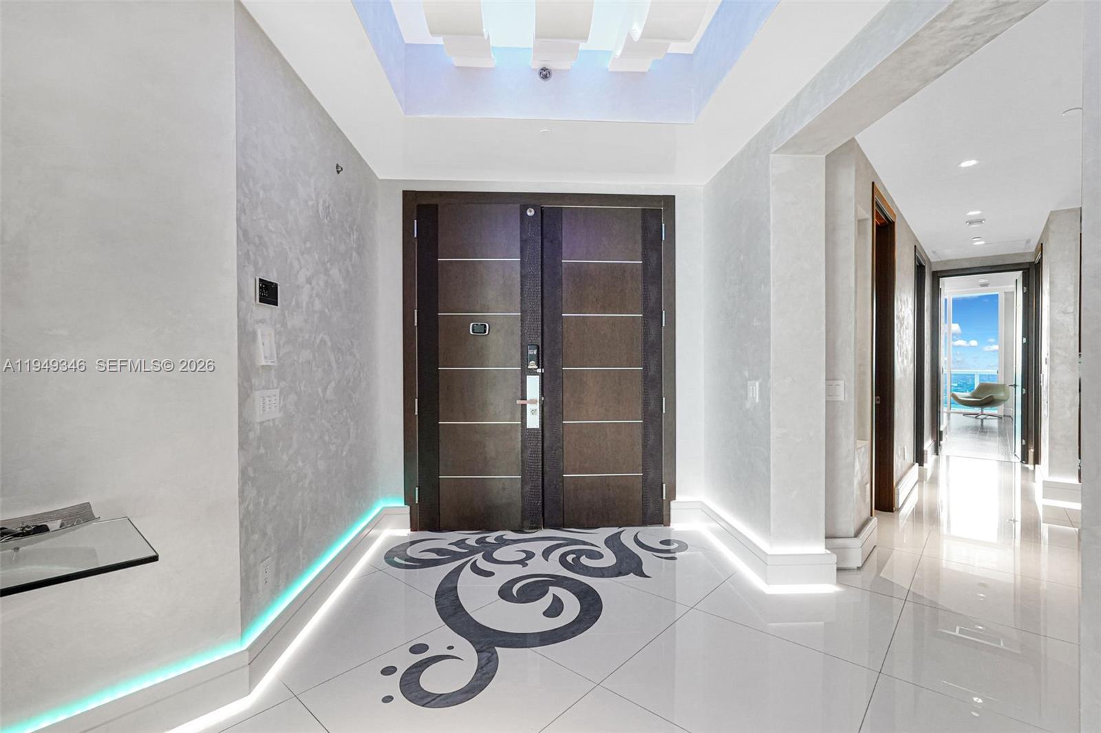 TRUMP HOLLYWOOD - Residential