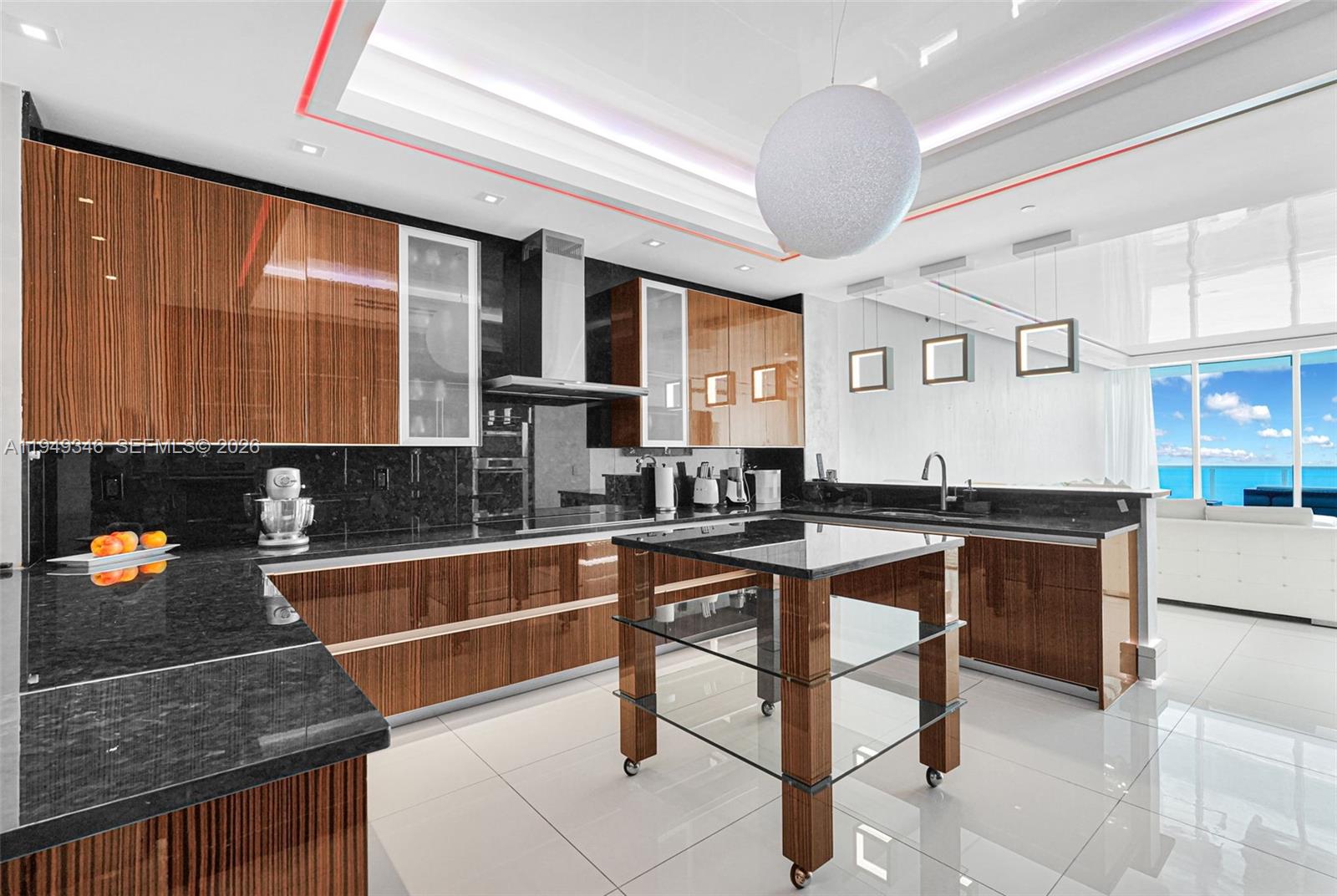 TRUMP HOLLYWOOD - Residential