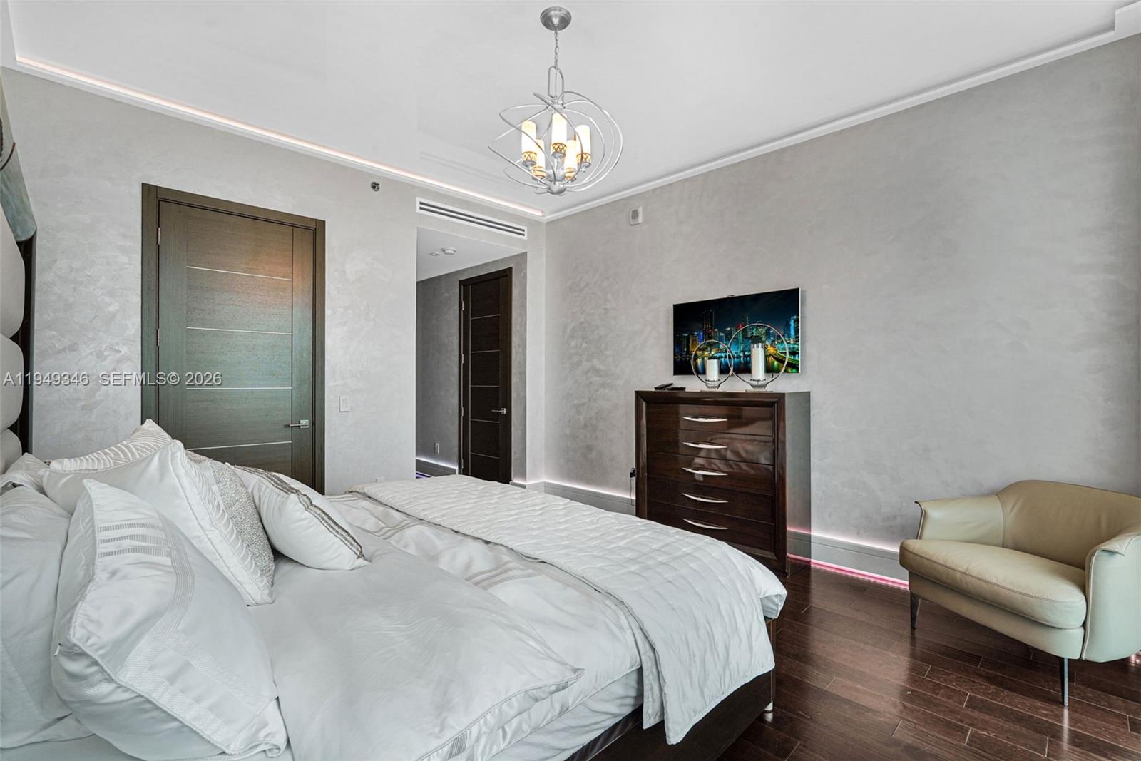 TRUMP HOLLYWOOD - Residential