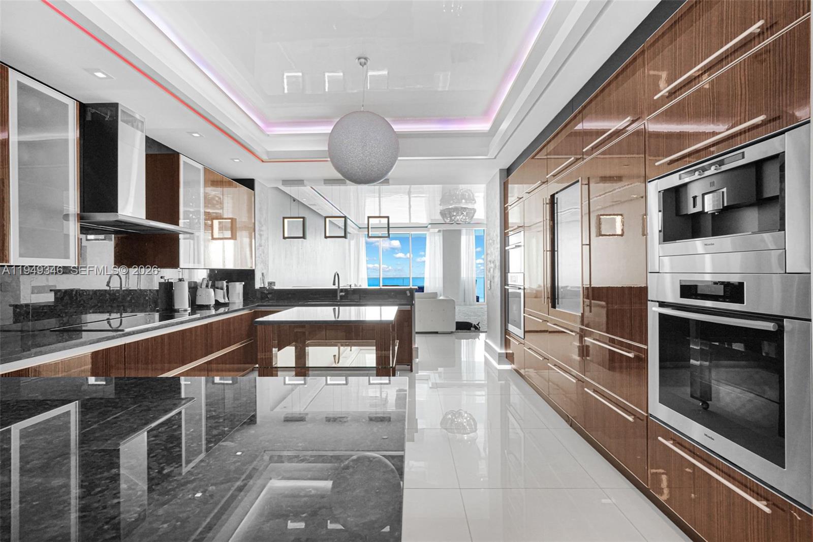 TRUMP HOLLYWOOD - Residential