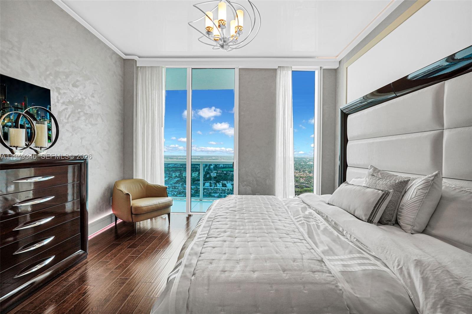 TRUMP HOLLYWOOD - Residential