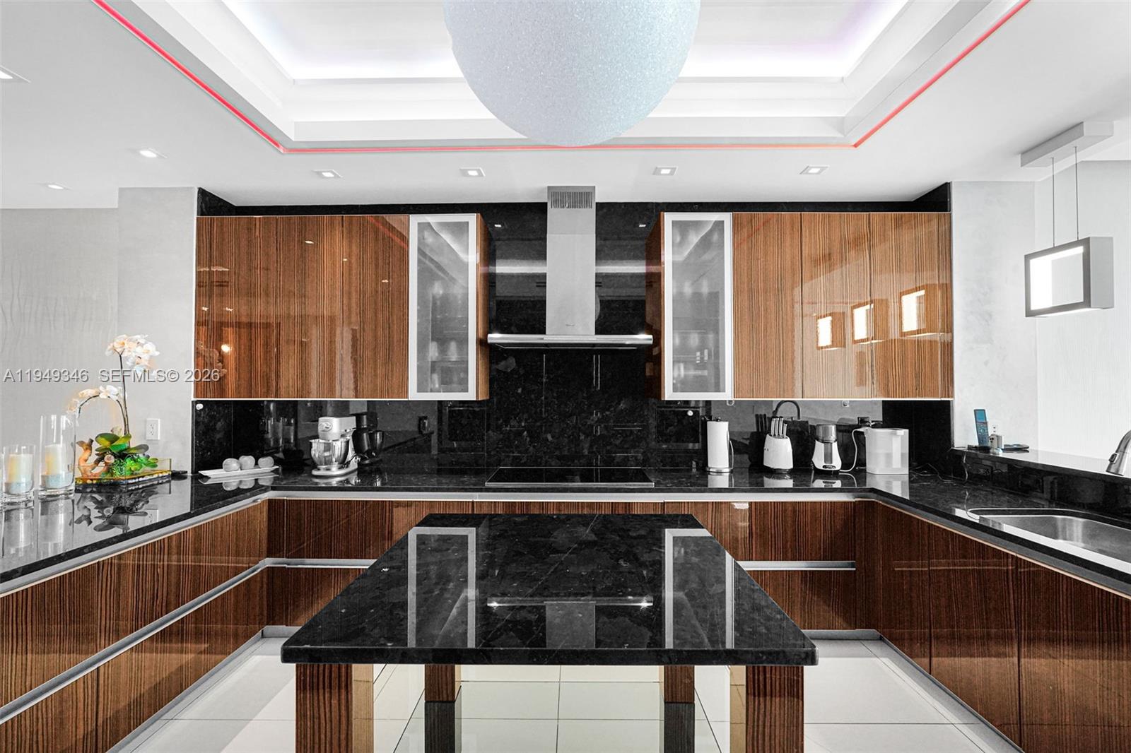 TRUMP HOLLYWOOD - Residential