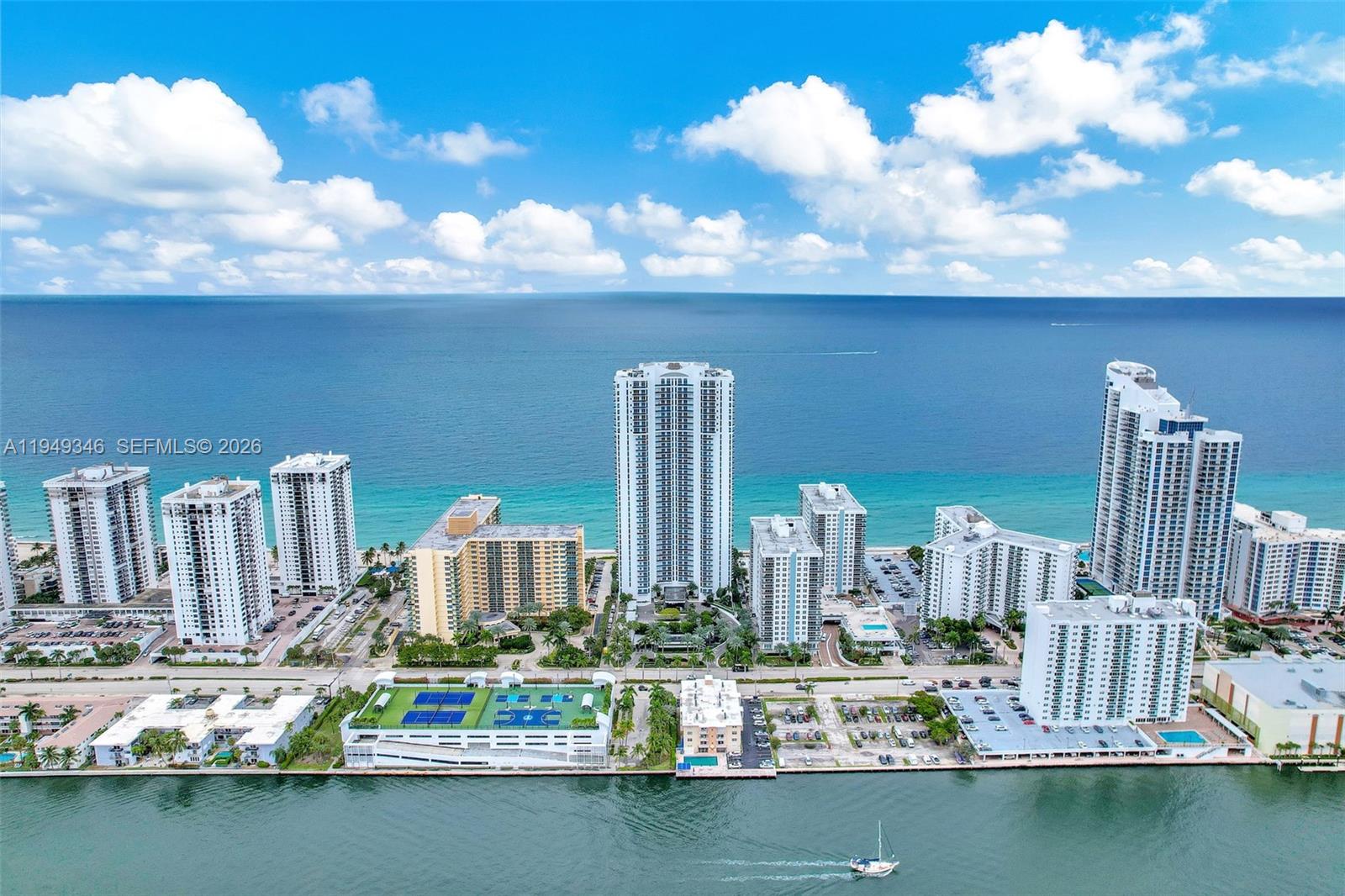 TRUMP HOLLYWOOD - Residential