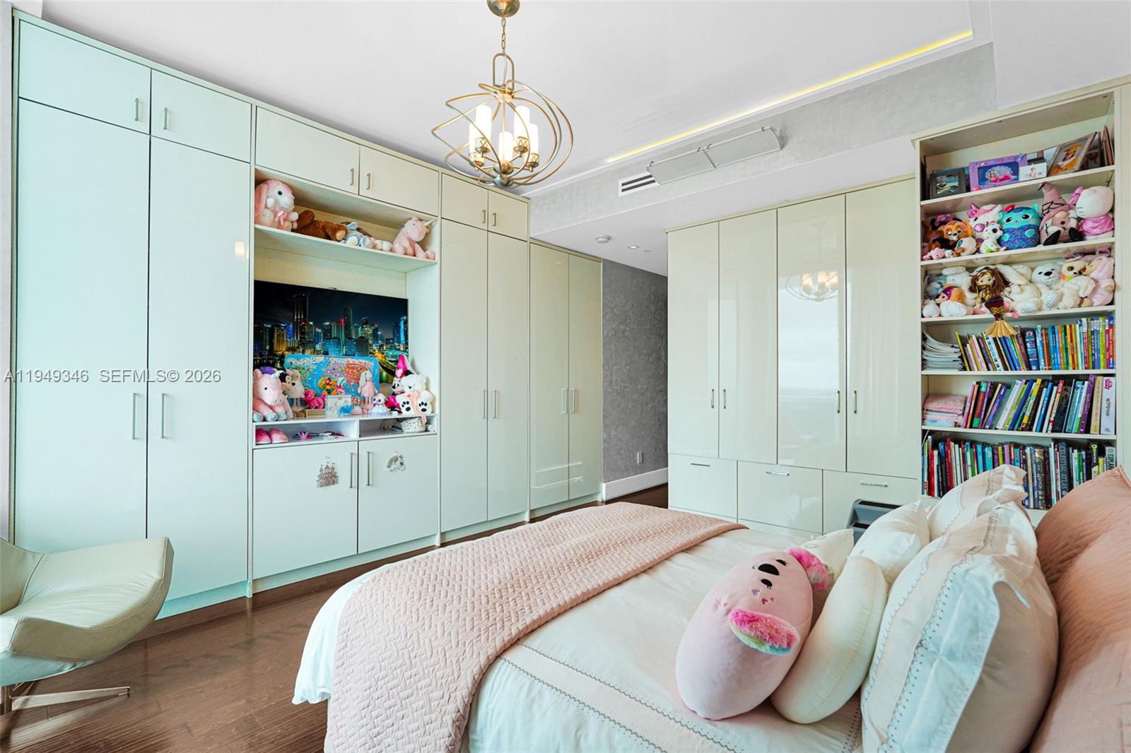 TRUMP HOLLYWOOD - Residential