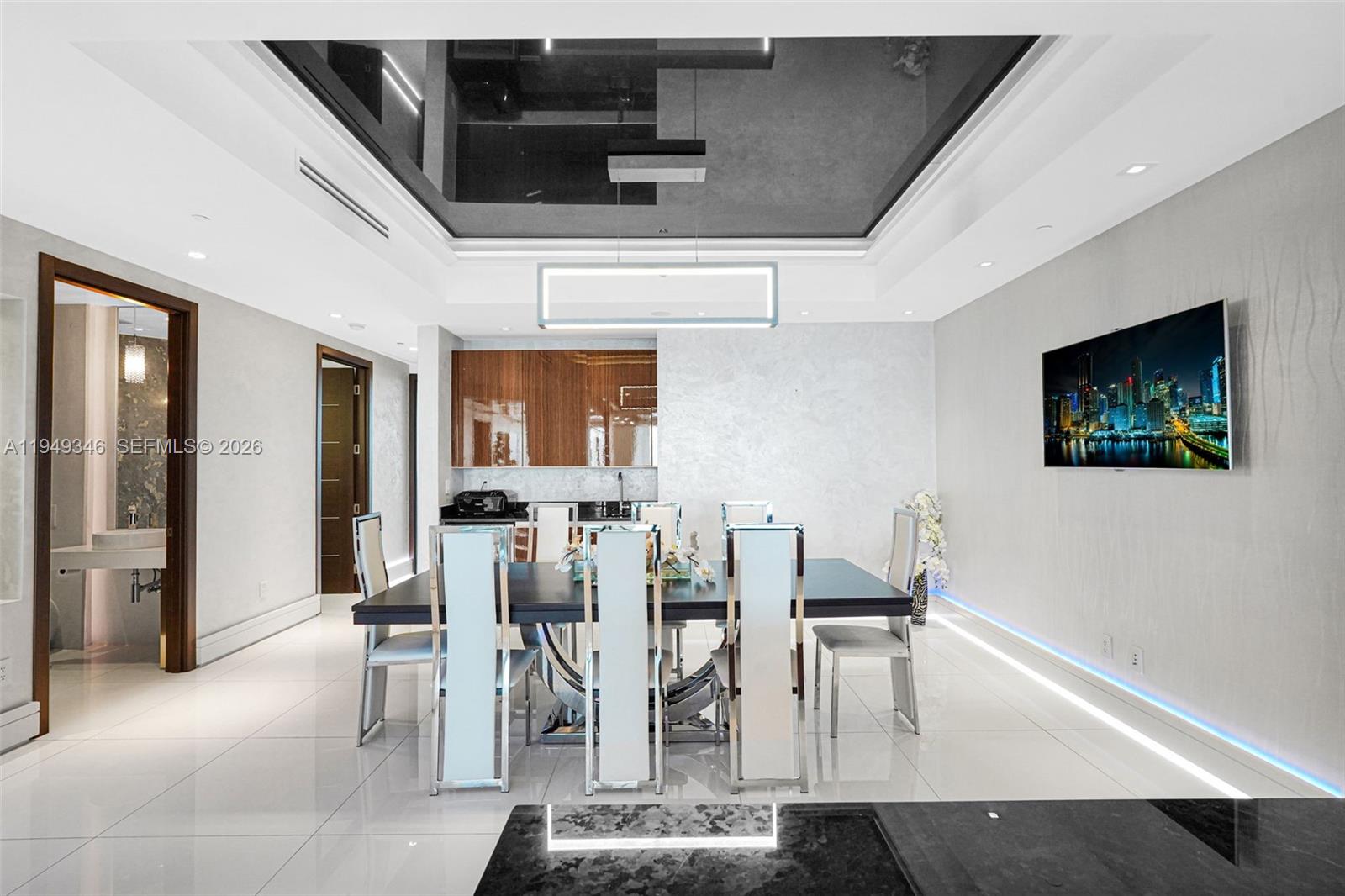 TRUMP HOLLYWOOD - Residential