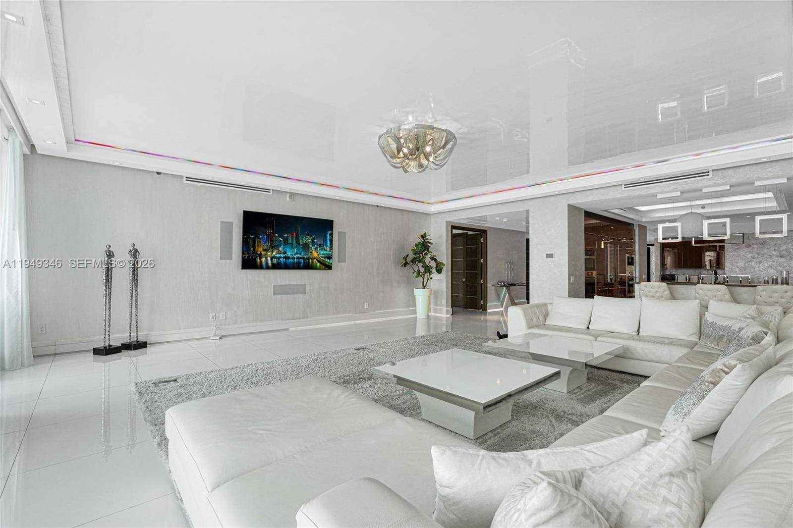 TRUMP HOLLYWOOD - Residential