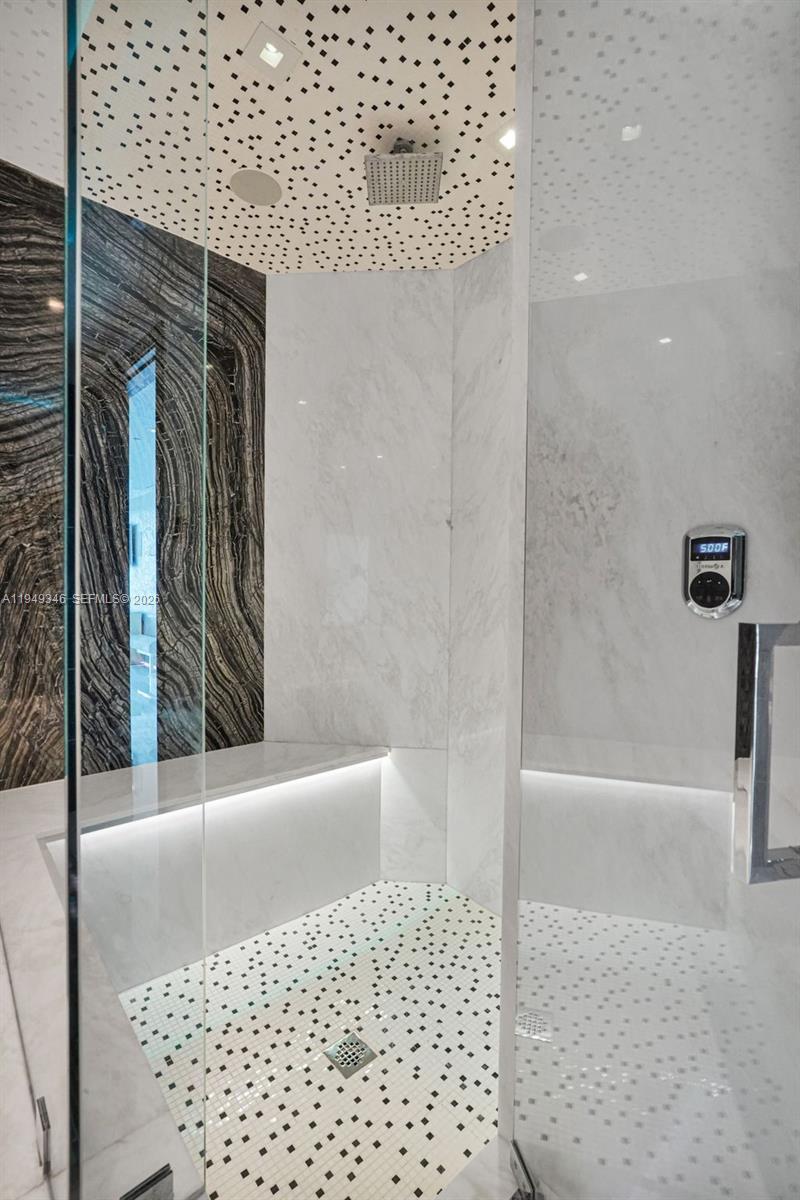 TRUMP HOLLYWOOD - Residential