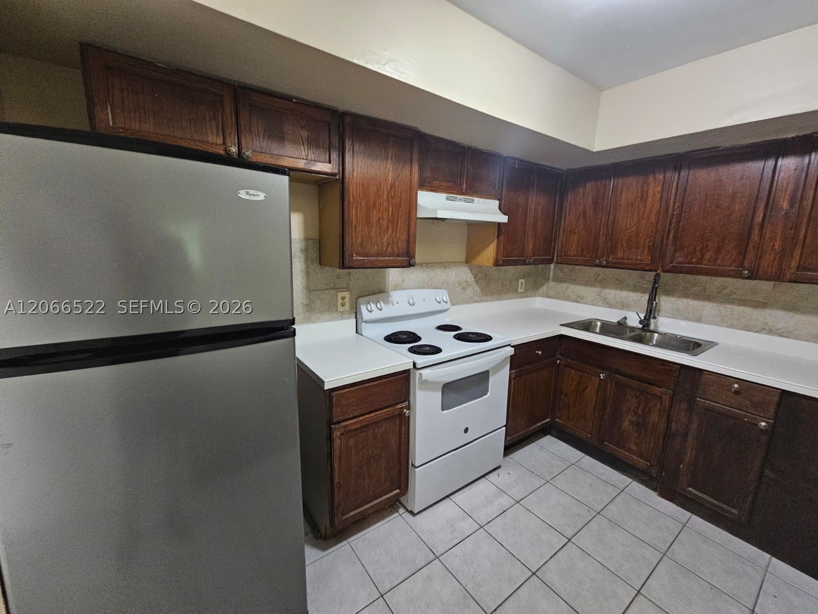 954 SW 74th Ave