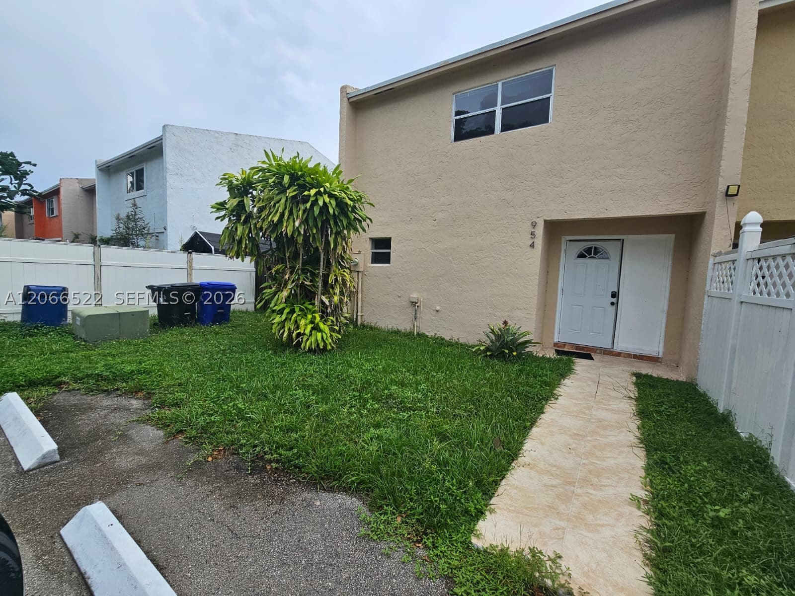 954 SW 74th Ave - Image 1
