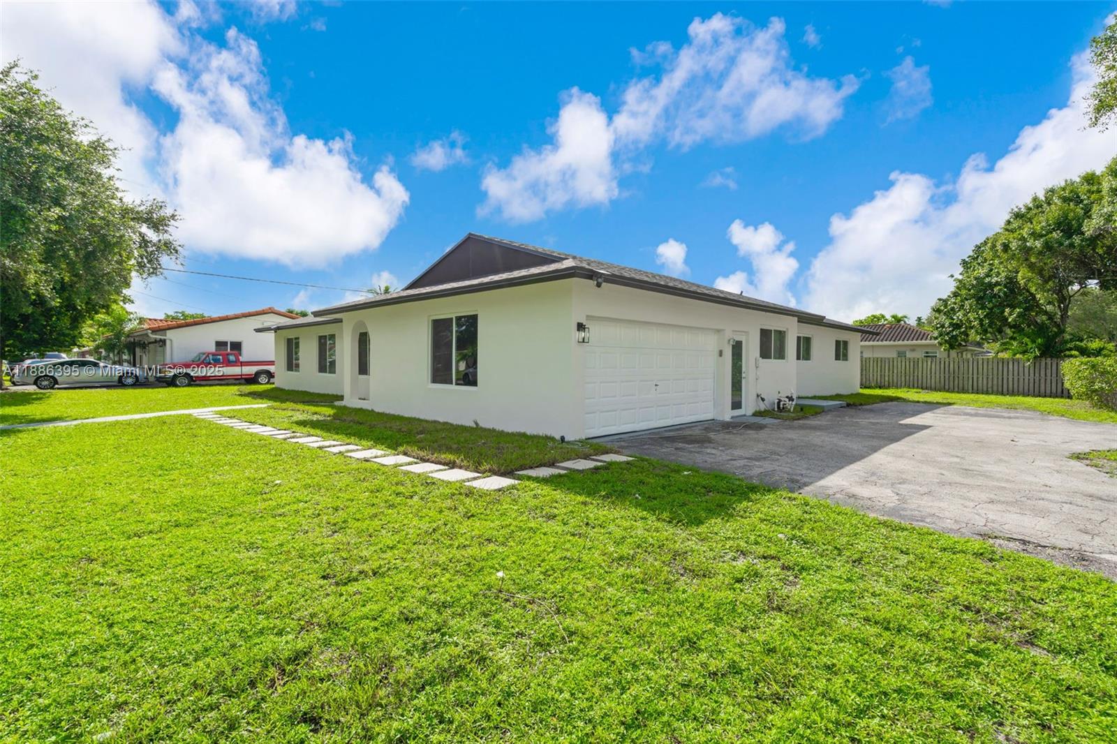 PLANTATION PARK LAKESITES - Residential
