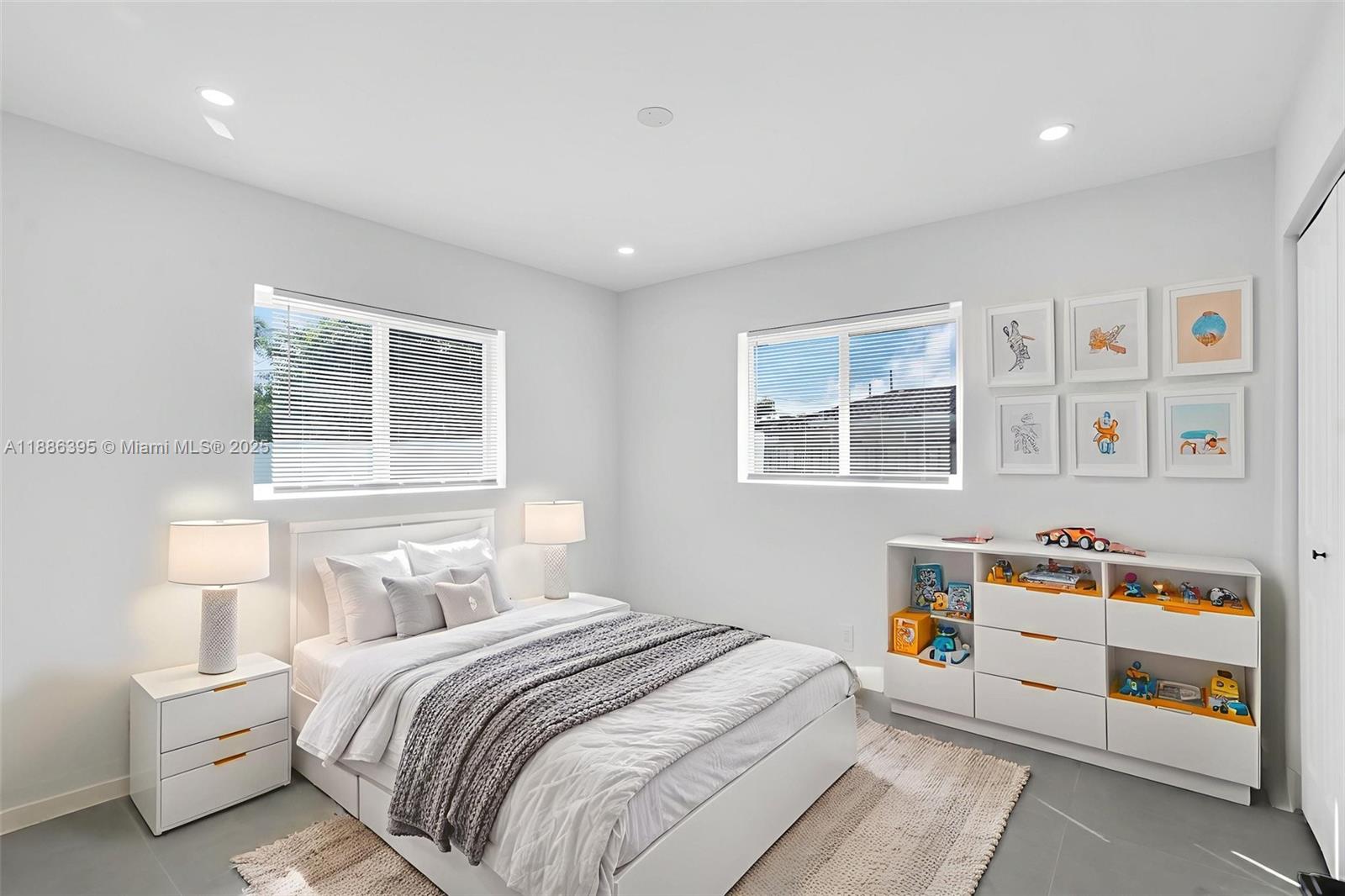 PLANTATION PARK LAKESITES - Residential